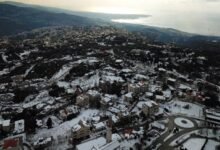 Photo of الطقس يرفع درجات الحرارة اليوم ويحذّر من جليد الطرقات الجبلية