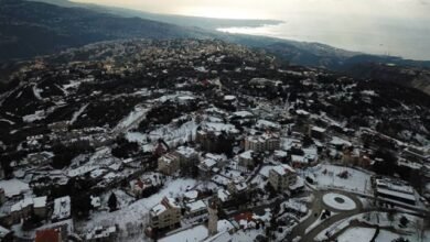 Photo of الطقس يرفع درجات الحرارة اليوم ويحذّر من جليد الطرقات الجبلية